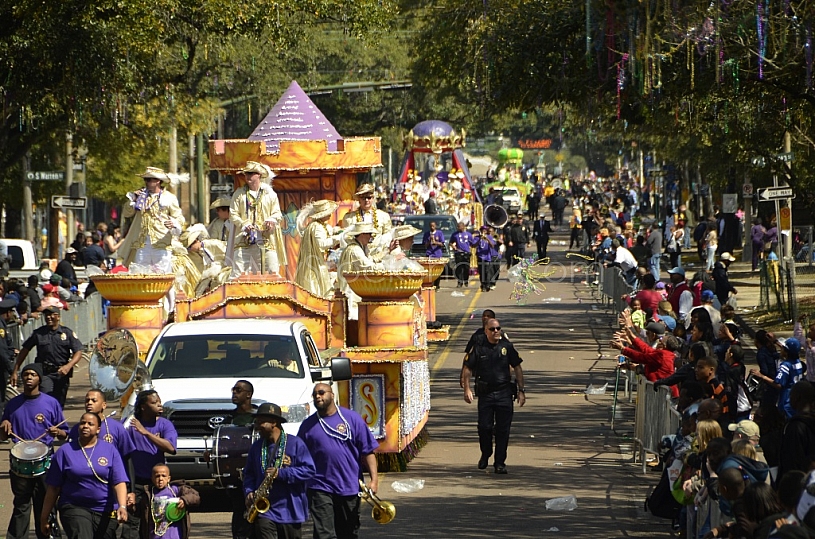 Floral Parade at Mardi Gras 2011