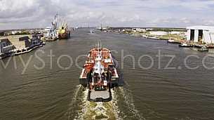TugBarge_MobileRiver_Air2