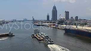 BargeLoaded-Tugs-MobileSkyline2