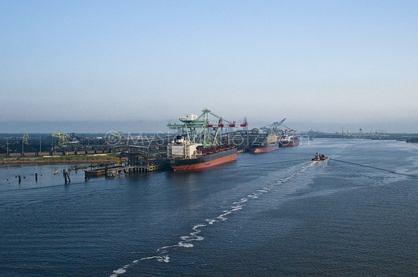 River & Shipping industry in Mobile, Alabama
