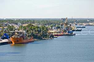 Ship activity at the Theodore Port