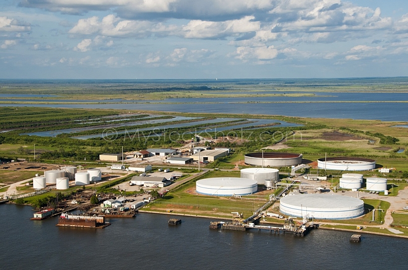 Oil / gas / liquid storage at the Port of Mobile