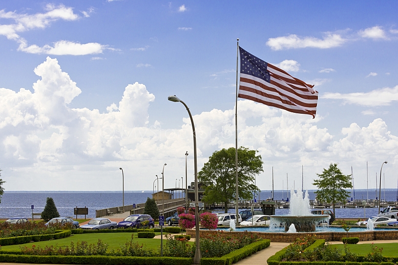 Fairhope Pier overlooking the Rost Garden