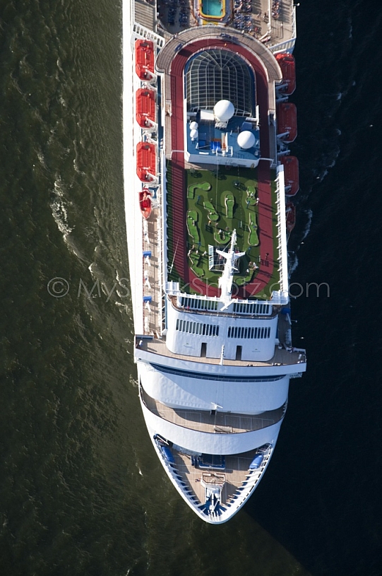 Carnival Elation in Mobile Bay