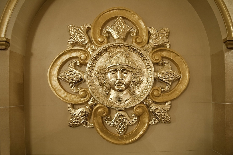 Emblem at Saenger