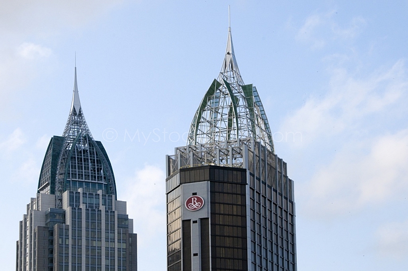 Renaissance Riverview Plaza