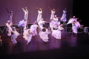 Contemporary Dancers