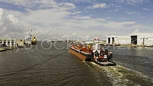 TugBarge-MobileRiver-Air1